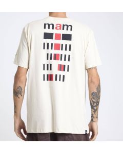 Camiseta MAM em movimento